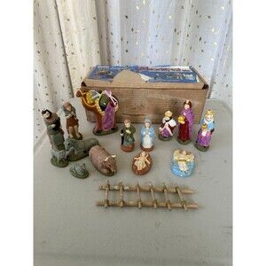 Wee Crafts Vintage 70s 3D Pre-Cast Finished 14 Piece Traditional Nativity Set